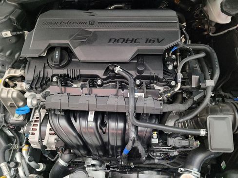 Used 2025 Hyundai Elantra SEL FWD image 30