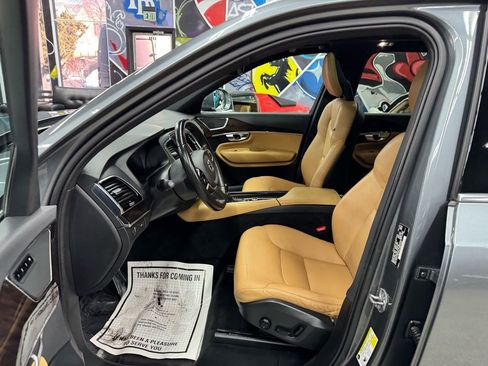 Used 2017 Volvo XC90 T6 Momentum w/ Vision Package image 10