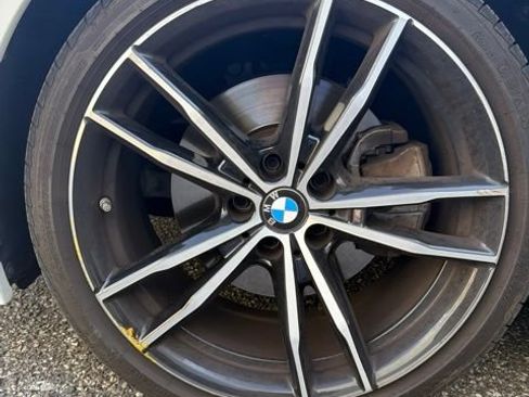 Used 2023 BMW 330i Sedan w/ M Sport Package RWD image 10
