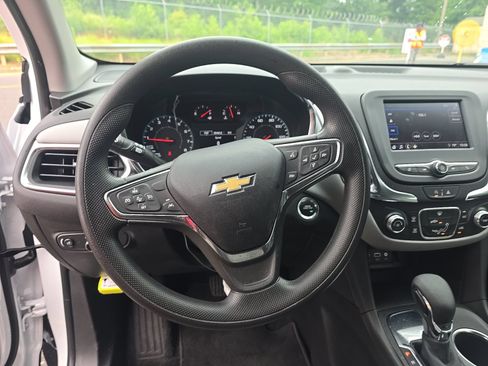 Used 2024 Chevrolet Equinox LS FWD image 7