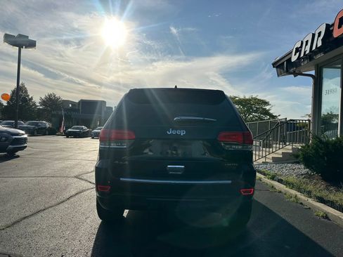 Used 2017 Jeep Grand Cherokee Limited AWD/4WD image 5