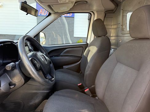 Used 2018 RAM ProMaster City Tradesman image 12