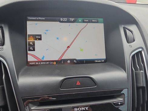 Used 2015 Ford Focus Titanium image 9