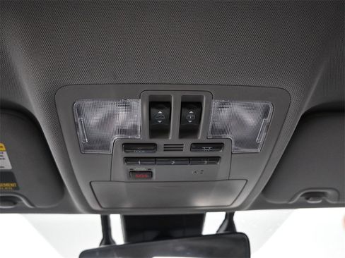 Used 2019 Toyota Highlander Limited Platinum image 38