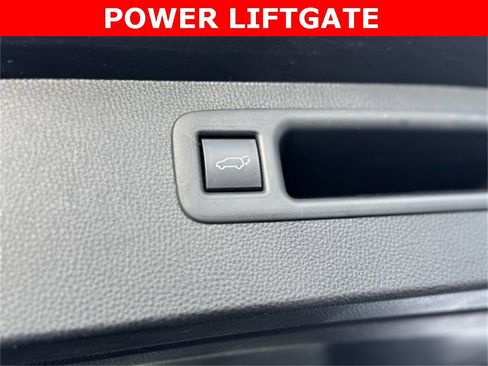 Certified 2022 Toyota Highlander XLE image 45