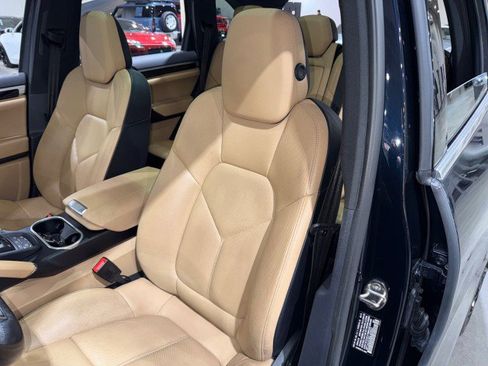 Used 2016 Porsche Cayenne image 53