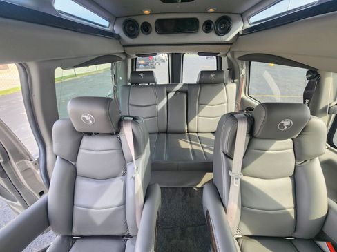 Used 2020 Chevrolet Express 2500 w/ Enhanced Convenience Package RWD image 54
