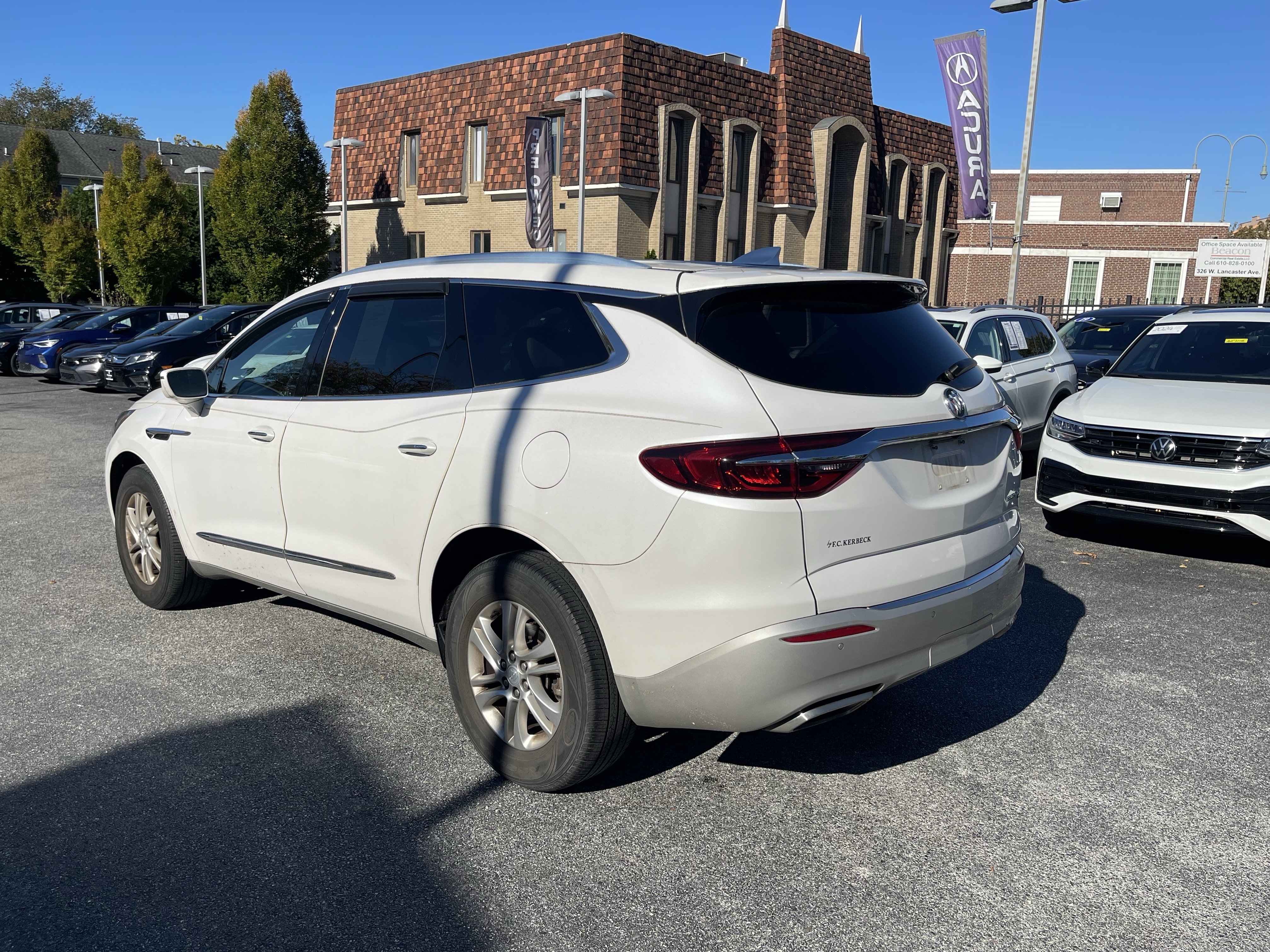 Used 2019 Buick Enclave Essence AWD/4WD image 5