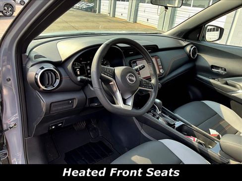 Used 2023 Nissan Kicks SR w/ SR Premium Package FWD image 4