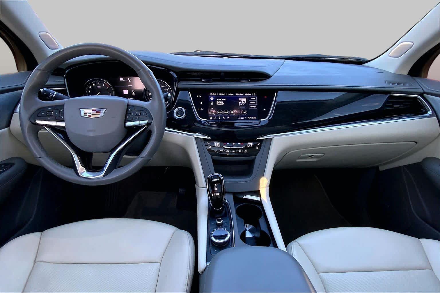 Used 2023 Cadillac XT6 Premium Luxury w/ Technology Package FWD image 15