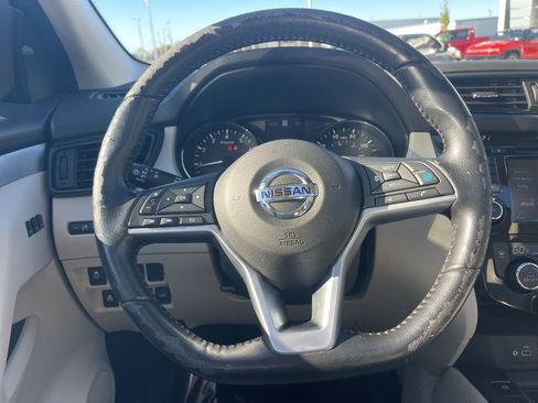 Used 2020 Nissan Rogue Sport SL w/ Premium Package FWD image 16