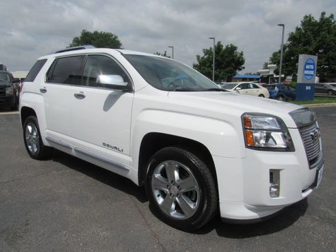Used 2015 GMC Terrain Denali FWD image 2