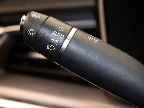 Used 2018 Cadillac XT5 Premium Luxury image 25