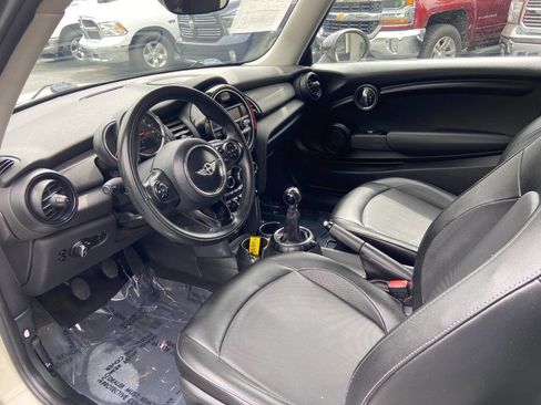 Used 2015 MINI Cooper 2-Door Hardtop image 10
