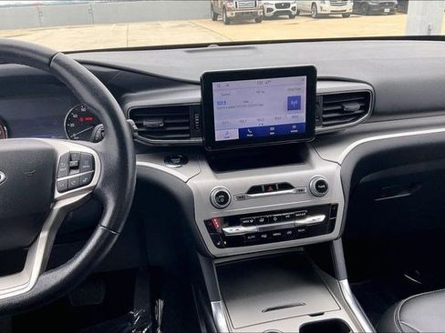 Used 2023 Ford Explorer XLT w/ Equipment Group 202A image 6