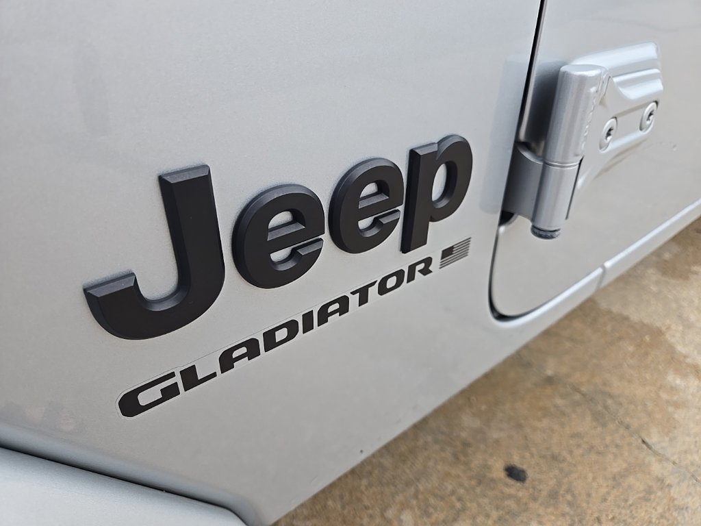 Used 2023 Jeep Gladiator Sport AWD/4WD image 21