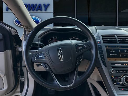 Used 2017 Lincoln MKZ Select FWD image 14