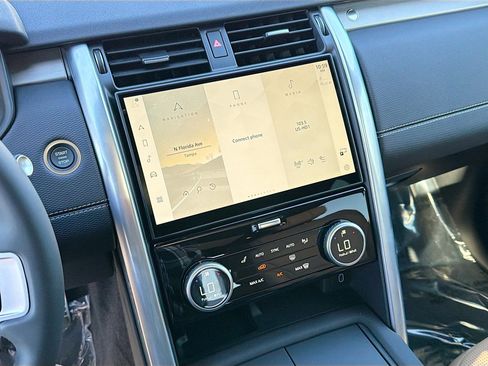 New 2026 Land Rover Discovery Limited Edition image 28