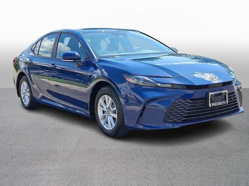 Used 2025 Toyota Camry LE AWD/4WD image 3