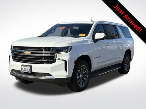 Used 2024 Chevrolet Suburban LT image 4
