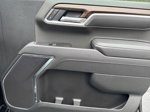 Used 2025 Chevrolet Silverado 1500 RST image 28