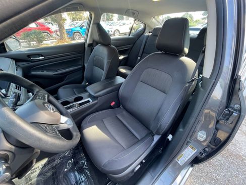 Used 2025 Nissan Altima 2.5 SV image 33