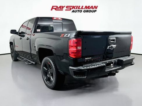 Used 2018 Chevrolet Silverado 1500 LT w/ Redline Edition AWD/4WD image 5