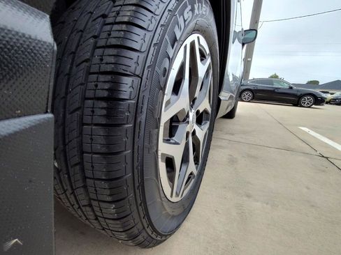Used 2019 Subaru Forester Premium AWD/4WD image 10