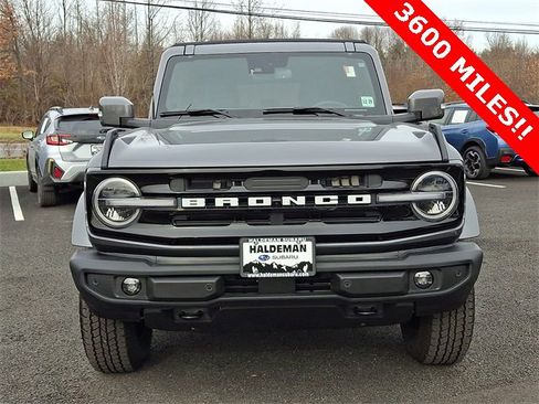 Used 2024 Ford Bronco Outer Banks image 2