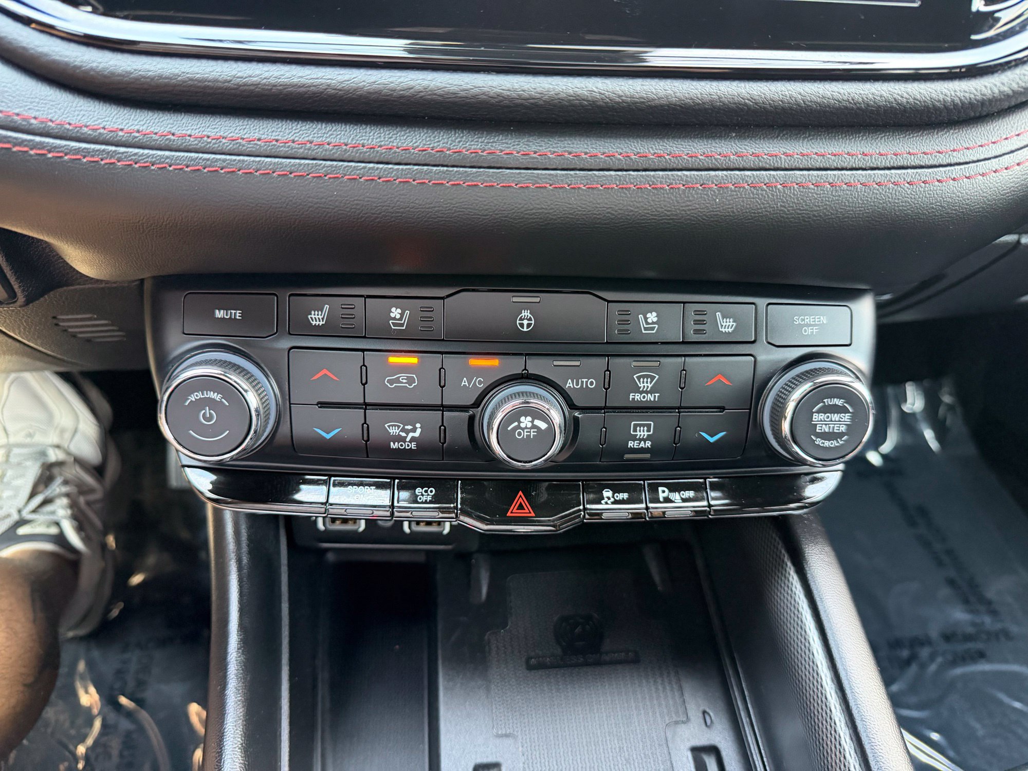 Used 2023 Dodge Durango R/T AWD/4WD image 21