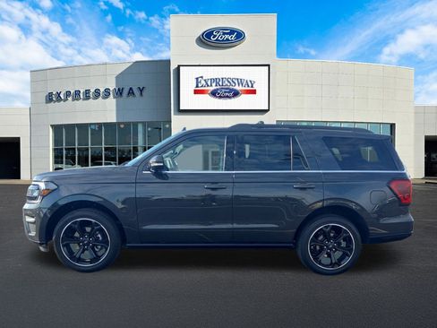 Used 2023 Ford Expedition Limited image 9