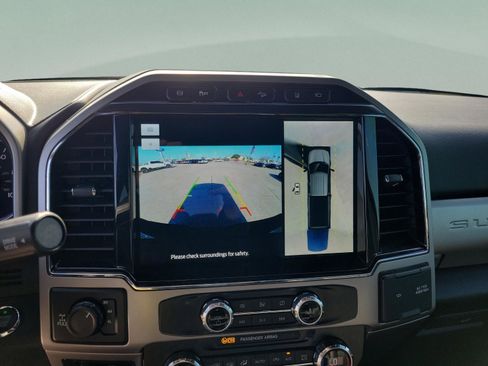 Certified 2022 Ford F350 Lariat w/ Black Appearance Package image 18