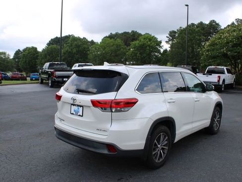 Used 2018 Toyota Highlander XLE AWD/4WD image 21