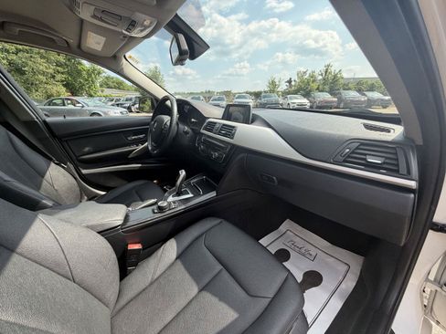 Used 2018 BMW 320i xDrive Sedan AWD/4WD image 22