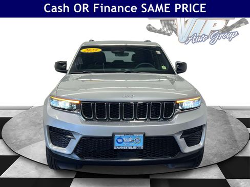 Certified 2025 Jeep Grand Cherokee Laredo X w/ Luxury Tech Group I AWD/4WD image 2