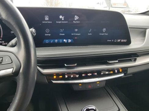 Used 2024 Cadillac XT4 Premium Luxury image 32