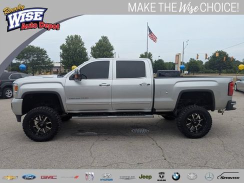 Used 2018 GMC Sierra 2500 Denali w/ Duramax Plus Package AWD/4WD image 6