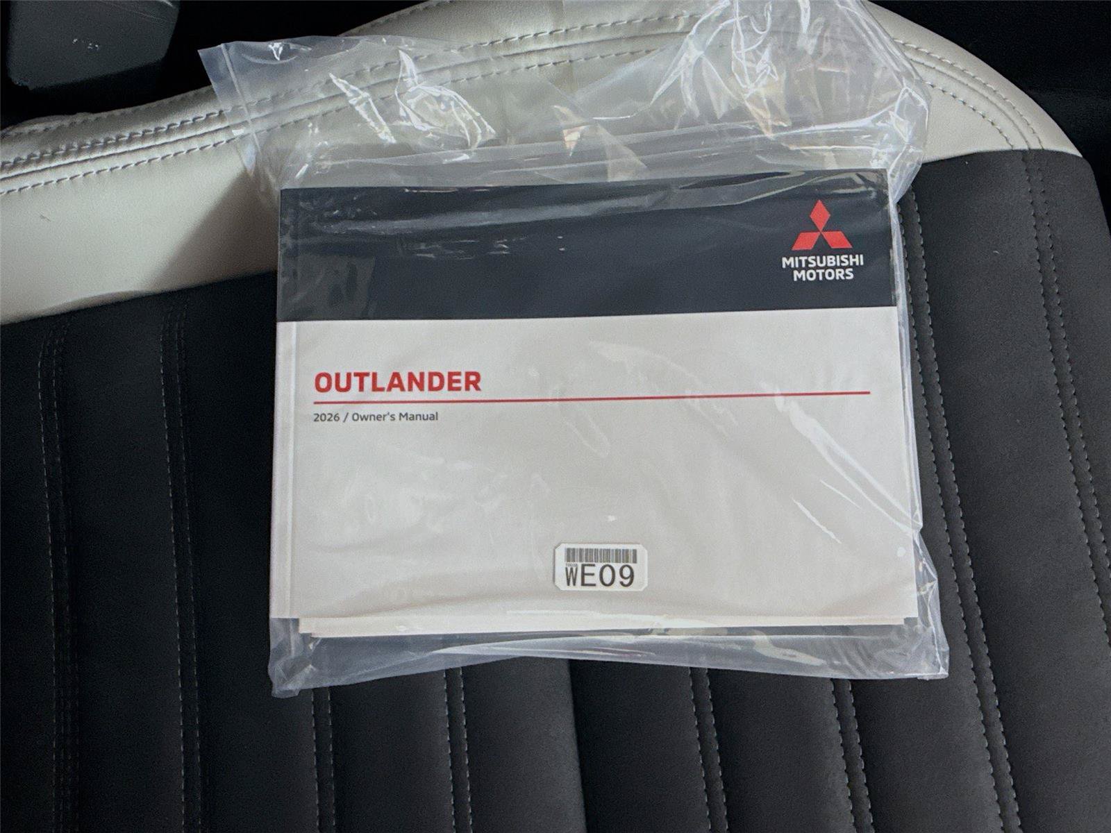 New 2026 Mitsubishi Outlander SE FWD image 24
