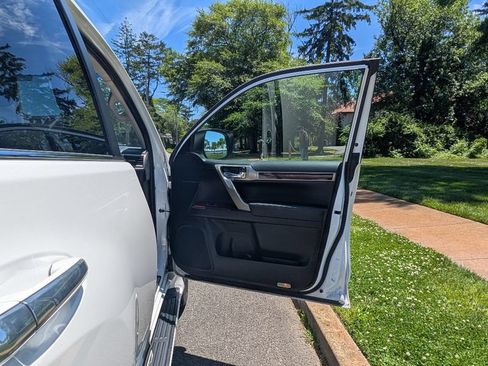 Used 2019 Lexus GX 460 Premium AWD/4WD image 13