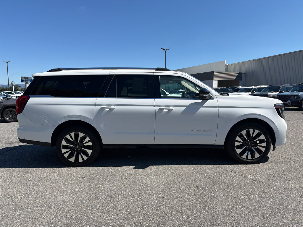 Used 2025 Ford Expedition Max Platinum w/ Driver's Package AWD/4WD image 8