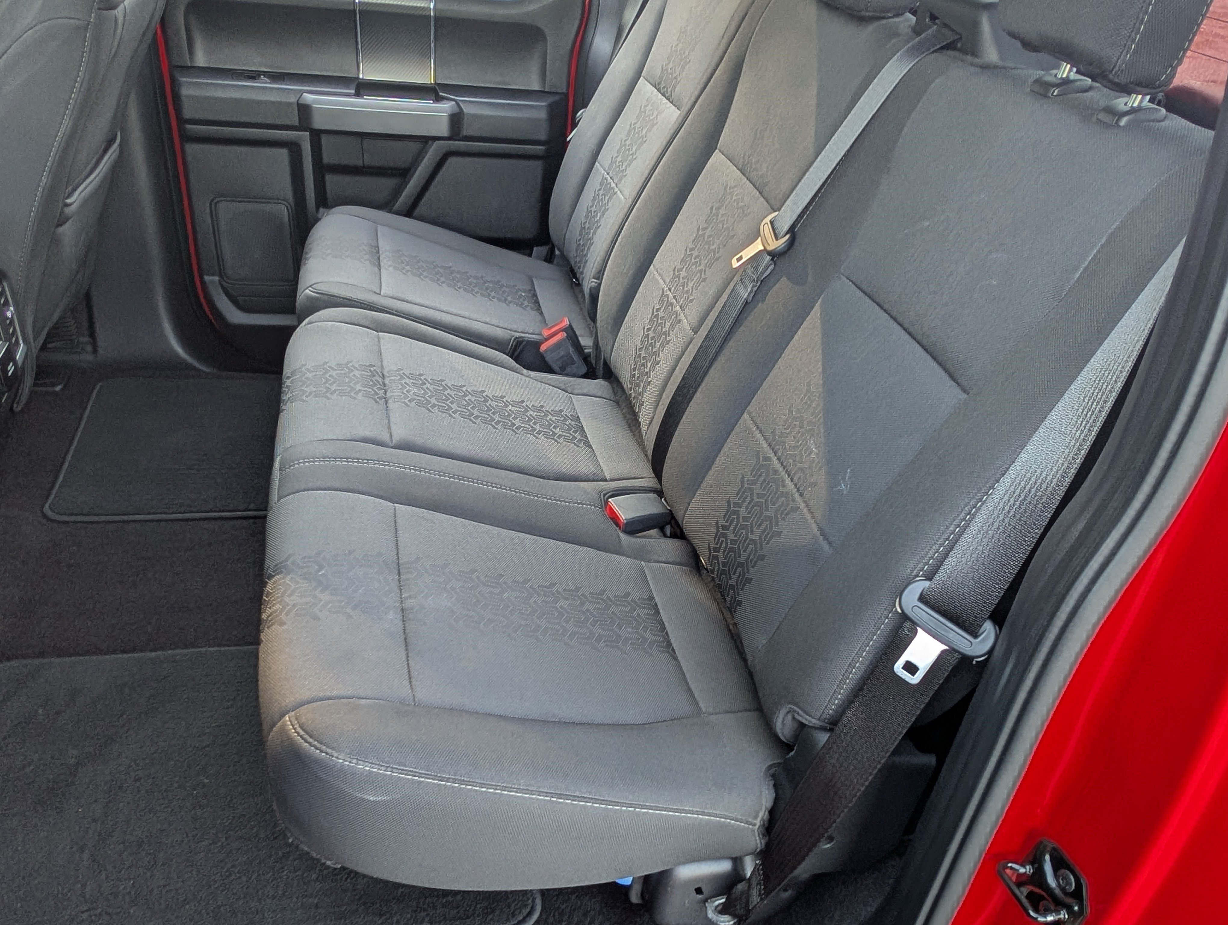Used 2018 Ford F150 XLT w/ Equipment Group 302A Luxury AWD/4WD image 18