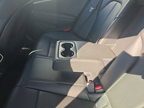 Used 2025 Genesis G70 2.5T image 16