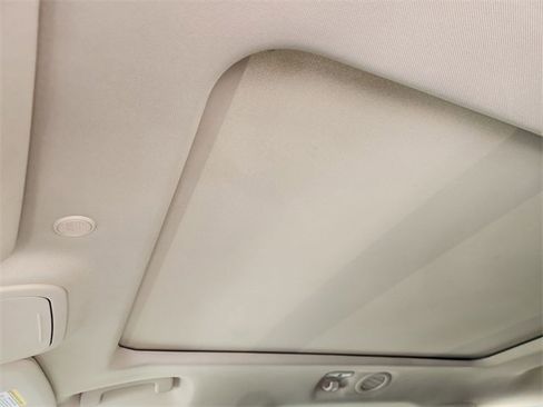 Used 2021 Ford Explorer XLT w/ Equipment Group 202A image 19