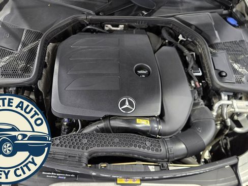 Used 2019 Mercedes-Benz C 300 4MATIC Sedan image 34