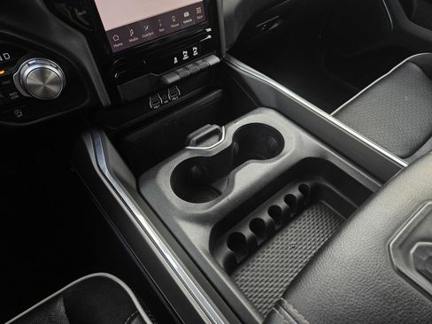 Used 2025 RAM 1500 Laramie image 27