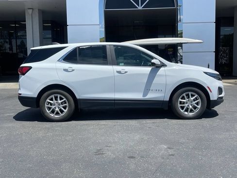 Used 2024 Chevrolet Equinox LT AWD/4WD image 3
