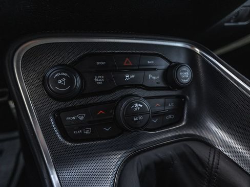 Used 2016 Dodge Challenger R/T Scat Pack w/ Leather Interior Group RWD image 15
