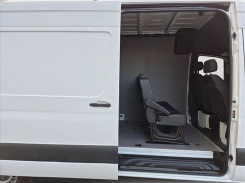 Used 2022 Mercedes-Benz Sprinter 2500 image 20