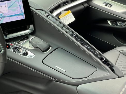 Used 2025 Chevrolet Corvette Z06 RWD image 29
