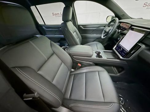 Used 2026 GMC Acadia Elevation w/ Elevation Premium Package AWD/4WD image 33